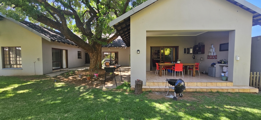 4 Bedroom Property for Sale in New Redruth Gauteng