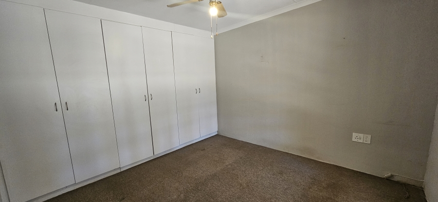 4 Bedroom Property for Sale in New Redruth Gauteng