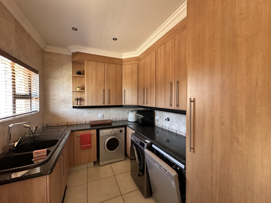 3 Bedroom Property for Sale in Blue Saddle Ranches Gauteng