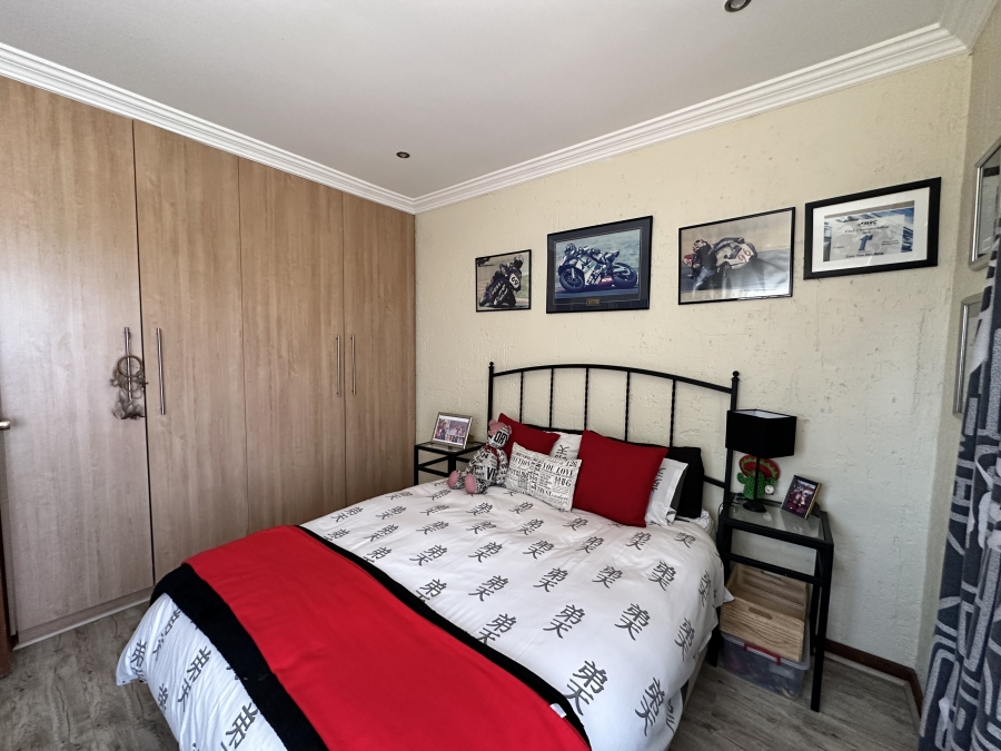 3 Bedroom Property for Sale in Blue Saddle Ranches Gauteng