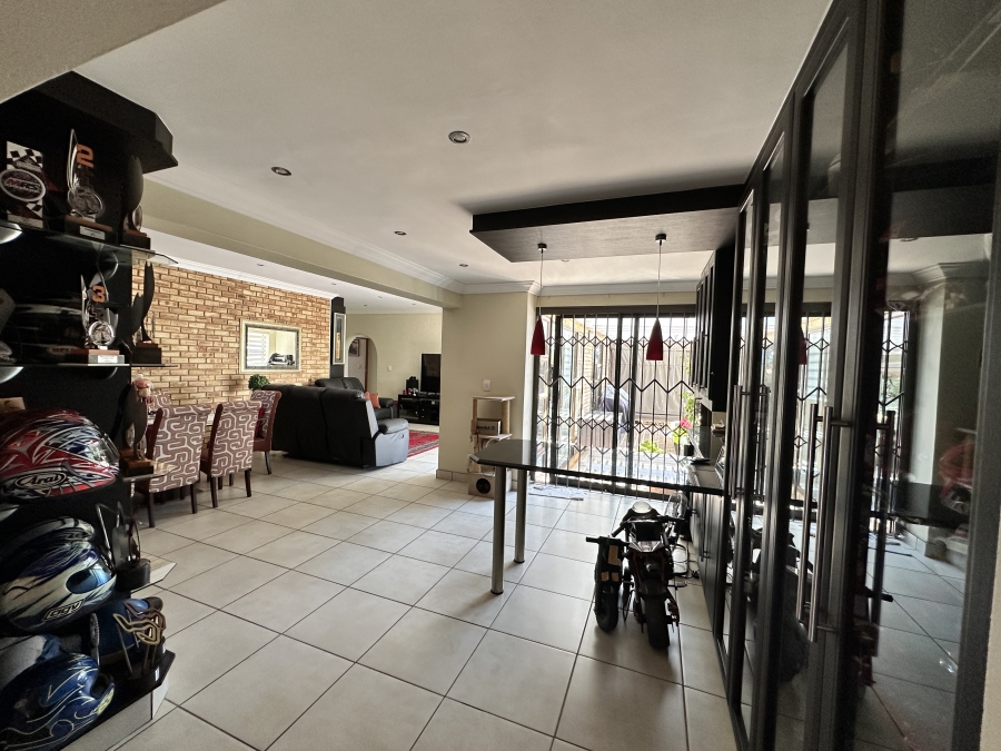 3 Bedroom Property for Sale in Blue Saddle Ranches Gauteng