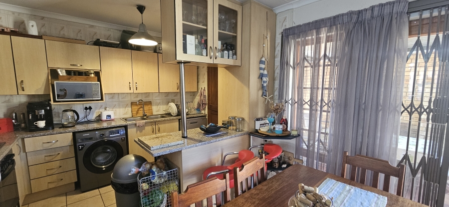 3 Bedroom Property for Sale in New Redruth Gauteng