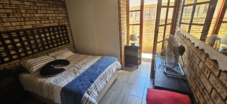 3 Bedroom Property for Sale in New Redruth Gauteng