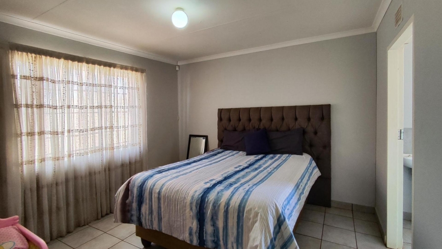 3 Bedroom Property for Sale in Sky City Gauteng