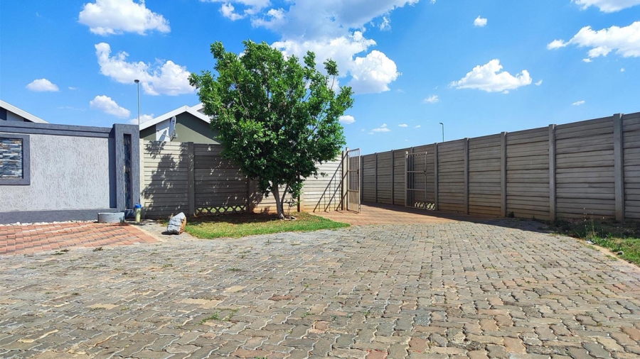 3 Bedroom Property for Sale in Sky City Gauteng