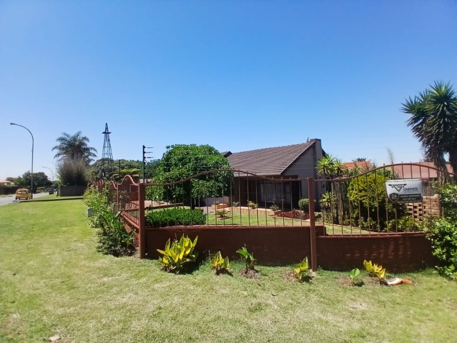 3 Bedroom Property for Sale in Elsburg Gauteng