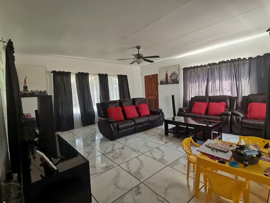 4 Bedroom Property for Sale in Mulbarton Gauteng