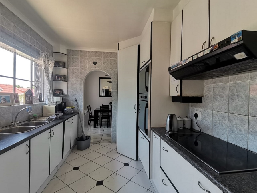 4 Bedroom Property for Sale in Mulbarton Gauteng