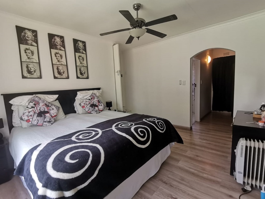 4 Bedroom Property for Sale in Mulbarton Gauteng