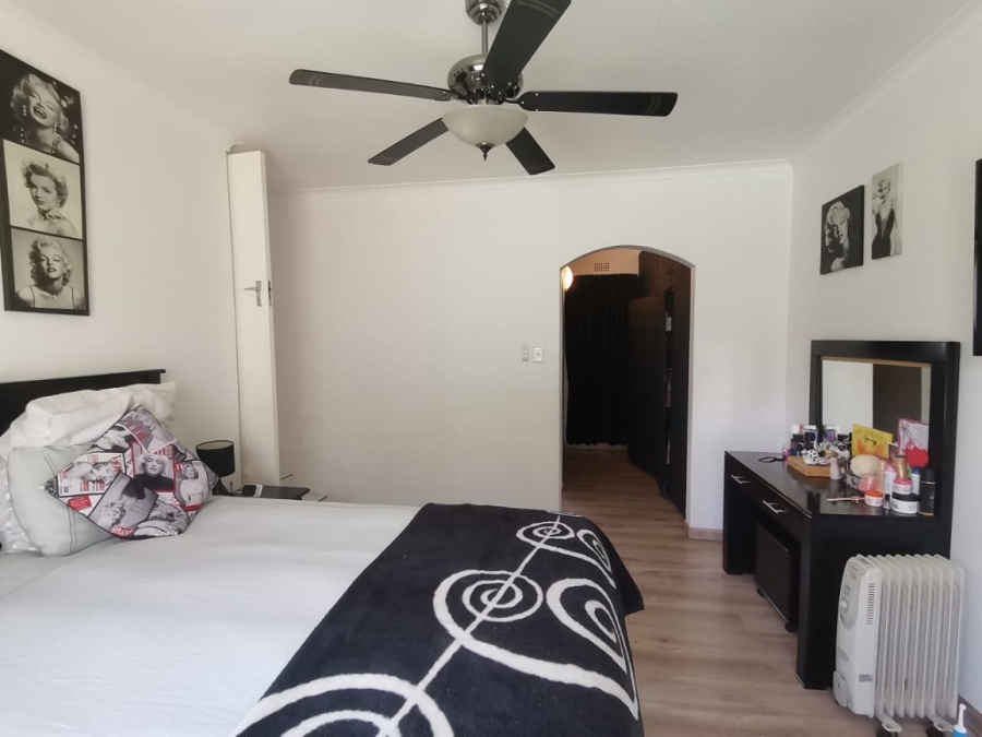 4 Bedroom Property for Sale in Mulbarton Gauteng