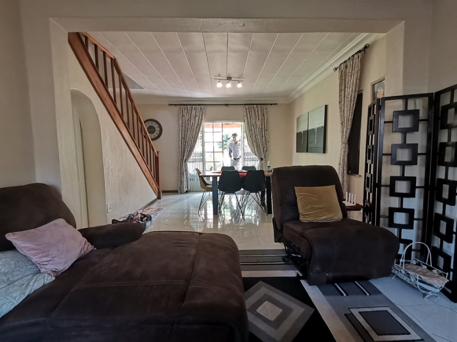 4 Bedroom Property for Sale in Bassonia Gauteng