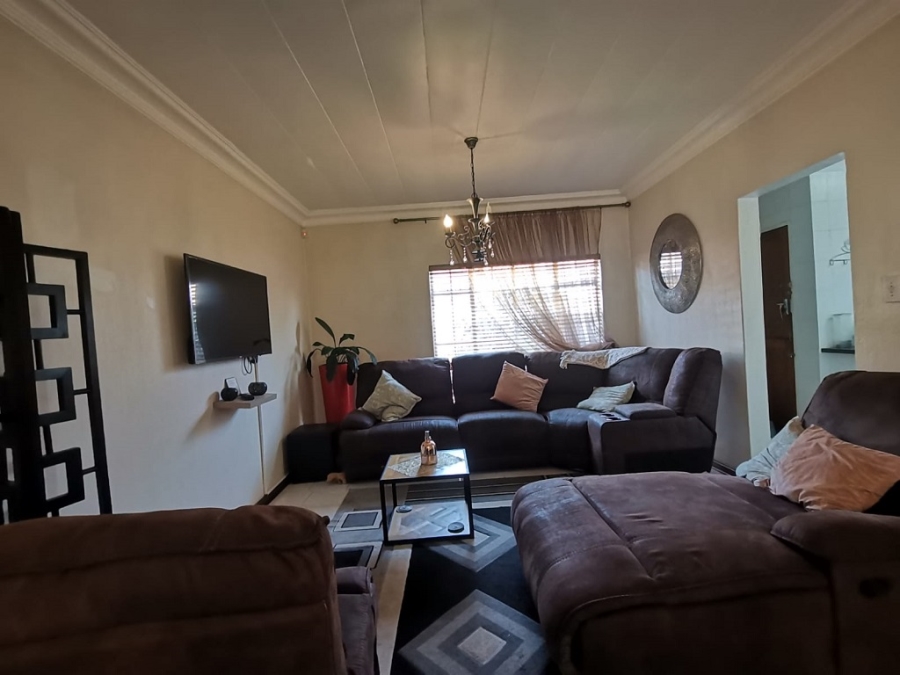 4 Bedroom Property for Sale in Bassonia Gauteng