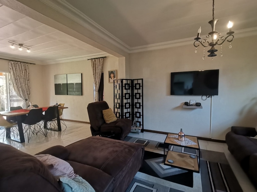 4 Bedroom Property for Sale in Bassonia Gauteng