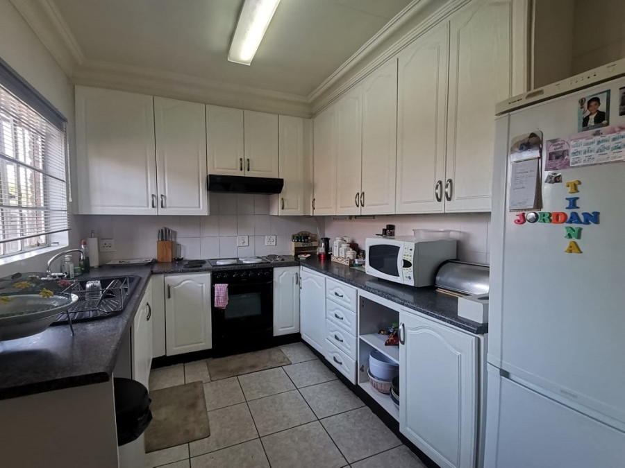 4 Bedroom Property for Sale in Bassonia Gauteng