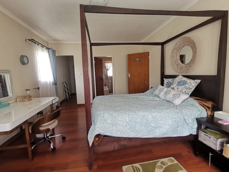 4 Bedroom Property for Sale in Bassonia Gauteng