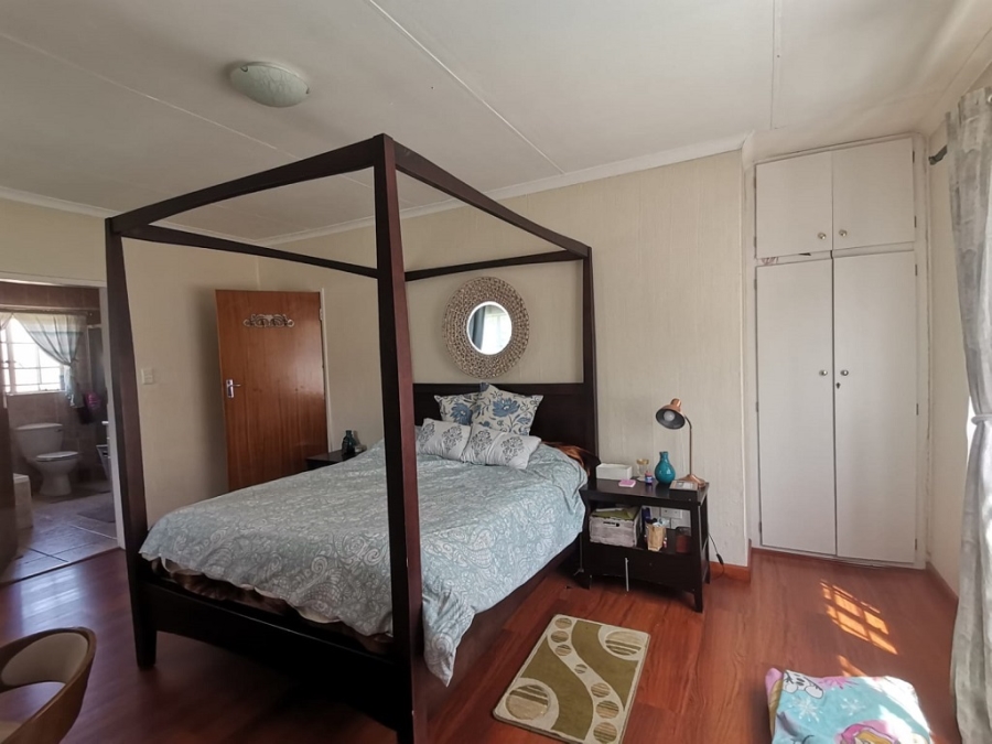 4 Bedroom Property for Sale in Bassonia Gauteng