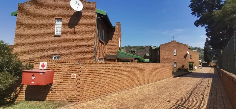 4 Bedroom Property for Sale in Bassonia Gauteng