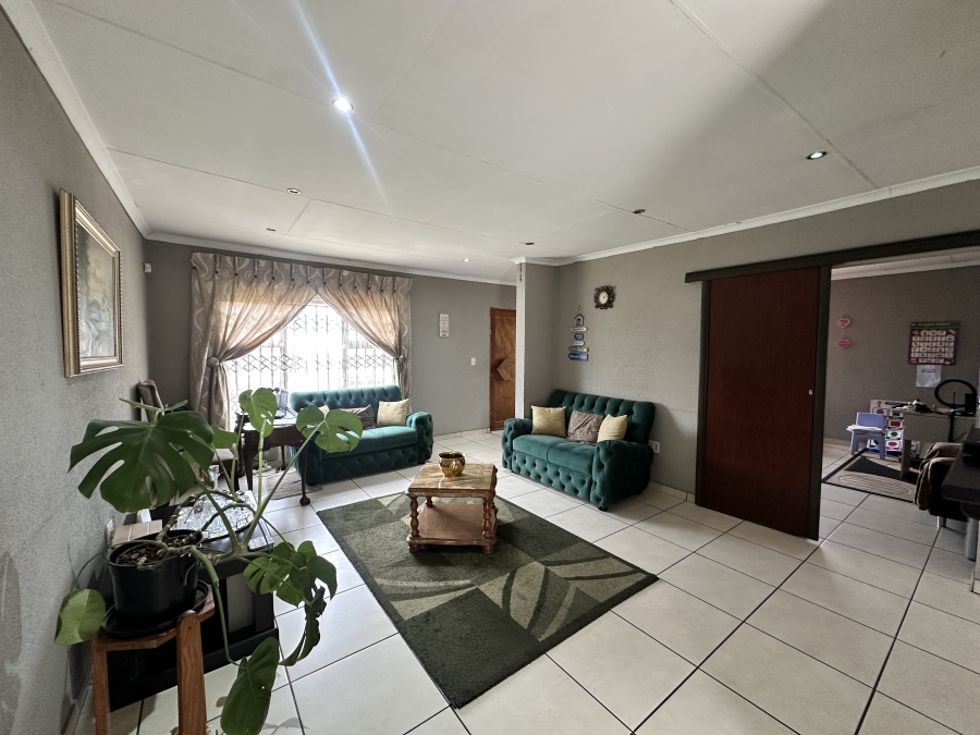 3 Bedroom Property for Sale in Alveda Park Gauteng