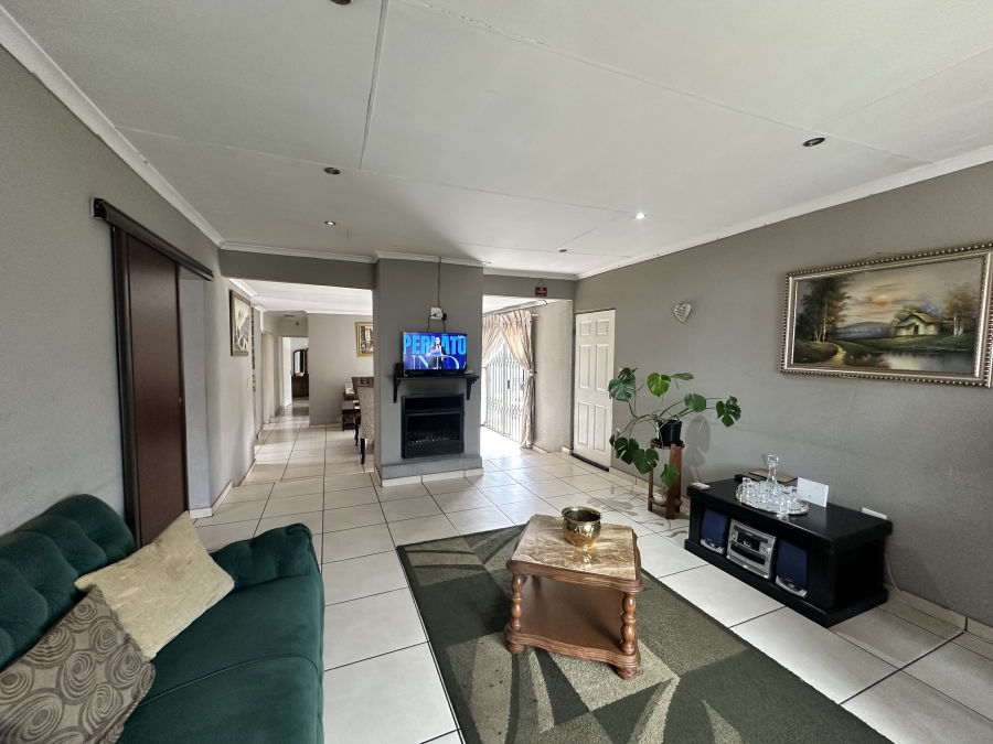 3 Bedroom Property for Sale in Alveda Park Gauteng