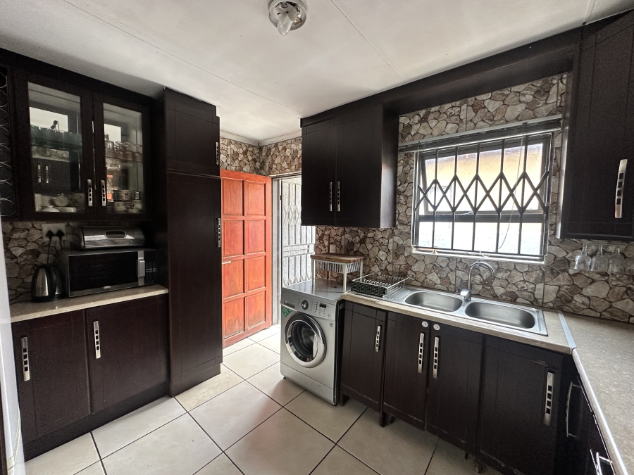 3 Bedroom Property for Sale in Alveda Park Gauteng