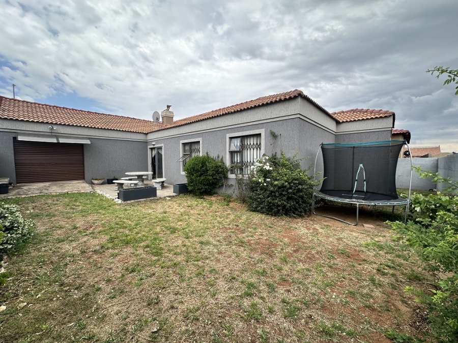 3 Bedroom Property for Sale in Alveda Park Gauteng