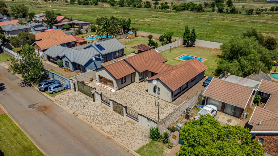 3 Bedroom Property for Sale in Mayberry Park Gauteng