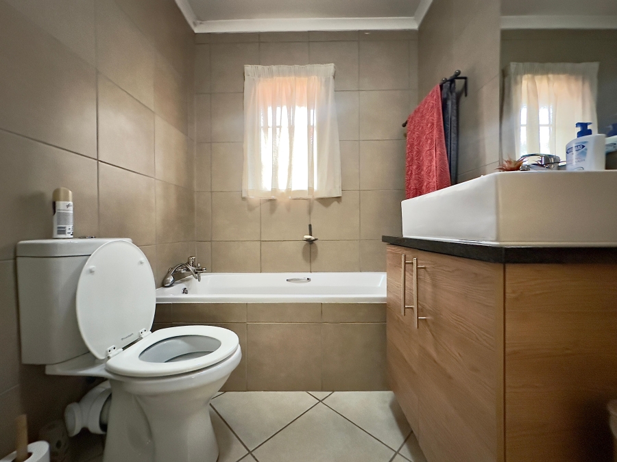 To Let 3 Bedroom Property for Rent in Monavoni Gauteng