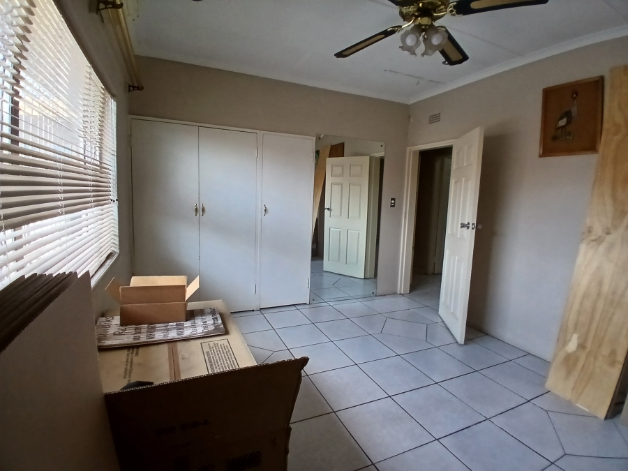 3 Bedroom Property for Sale in Klippoortje Gauteng