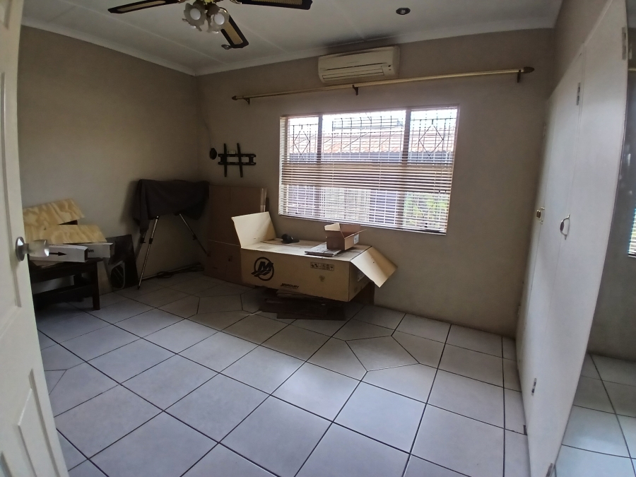 3 Bedroom Property for Sale in Klippoortje Gauteng