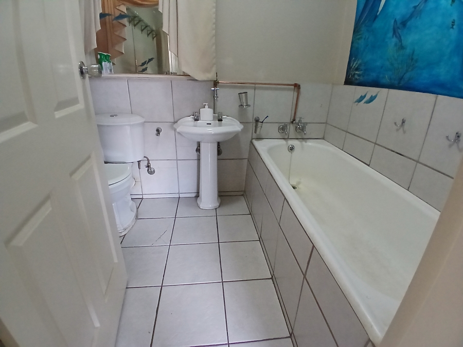 3 Bedroom Property for Sale in Klippoortje Gauteng