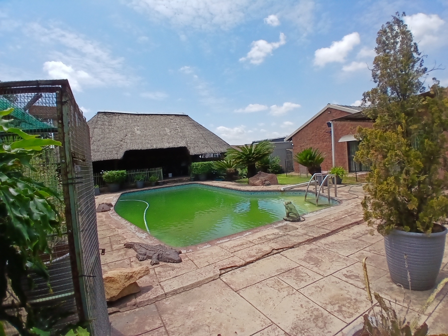 3 Bedroom Property for Sale in Klippoortje Gauteng