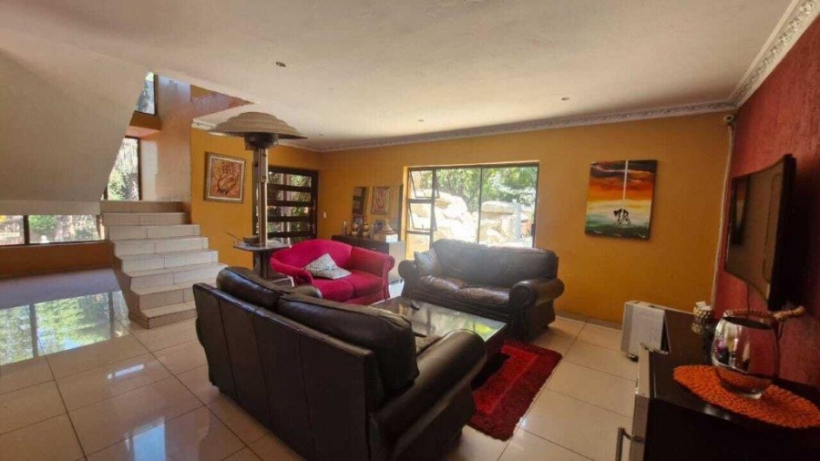 5 Bedroom Property for Sale in Brackendowns Gauteng