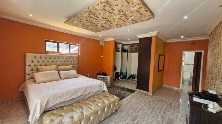 5 Bedroom Property for Sale in Brackendowns Gauteng