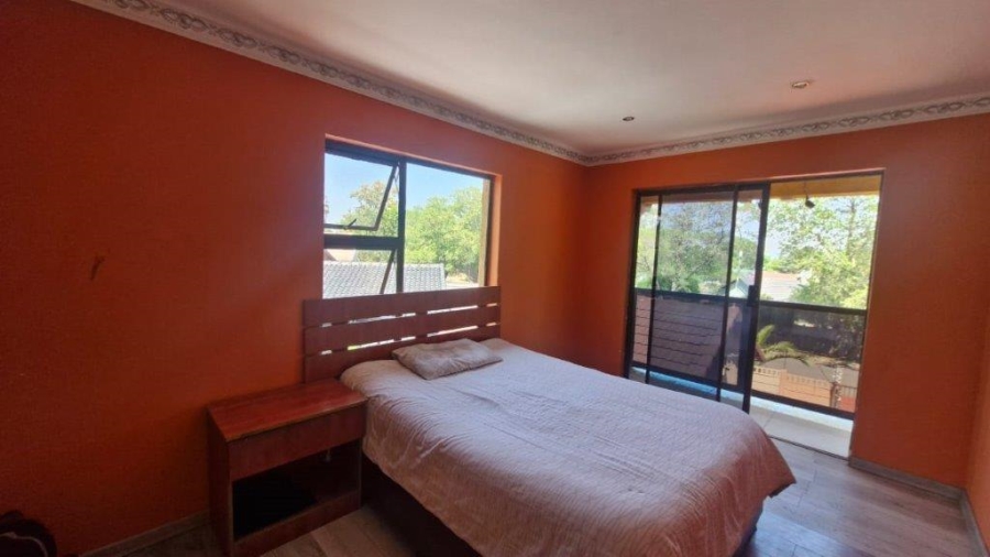 5 Bedroom Property for Sale in Brackendowns Gauteng