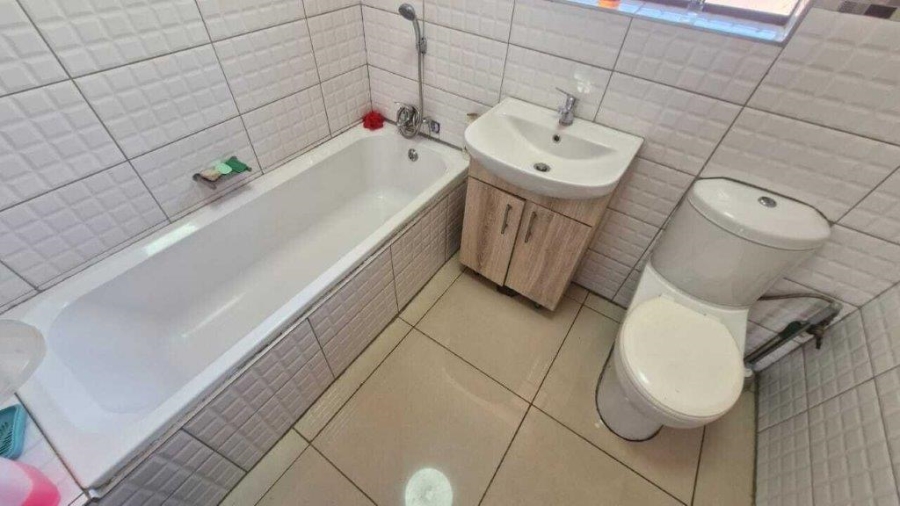 5 Bedroom Property for Sale in Brackendowns Gauteng