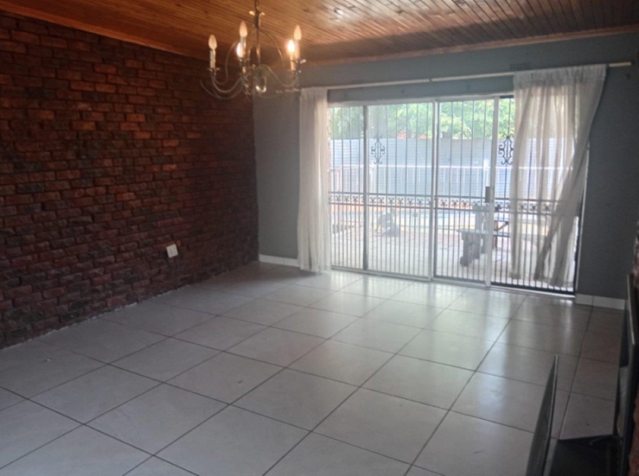 3 Bedroom Property for Sale in Brackenhurst Gauteng