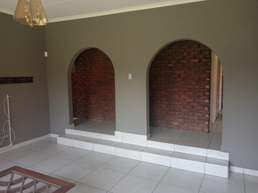 3 Bedroom Property for Sale in Brackenhurst Gauteng