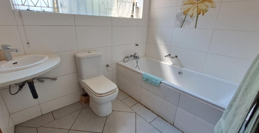 3 Bedroom Property for Sale in Brackenhurst Gauteng