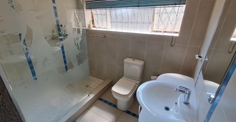 3 Bedroom Property for Sale in Brackenhurst Gauteng