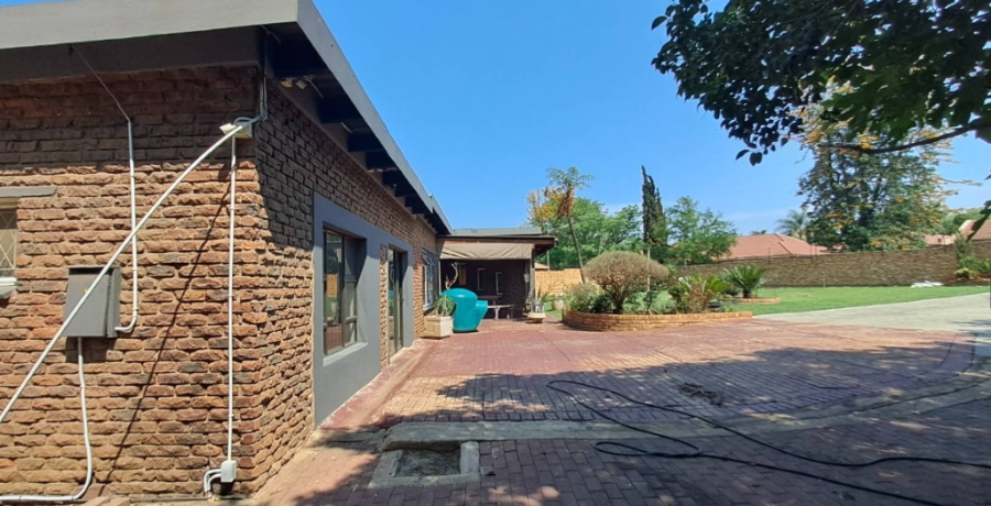 3 Bedroom Property for Sale in Brackenhurst Gauteng
