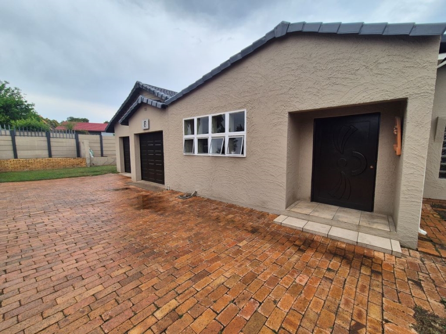 3 Bedroom Property for Sale in Brackendowns Gauteng