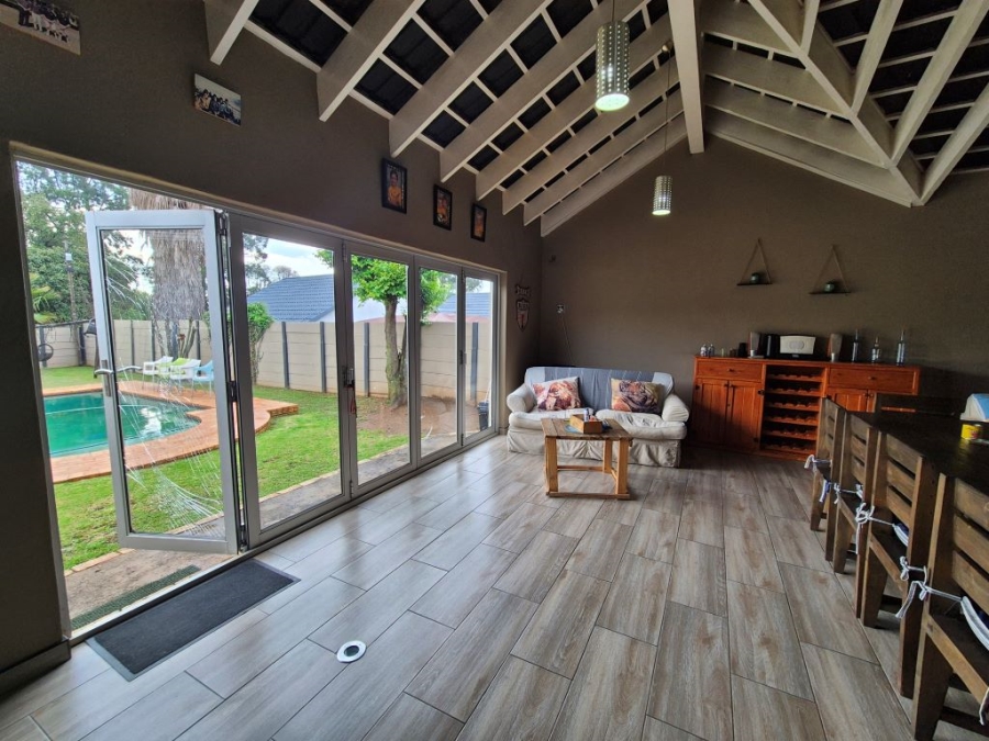 3 Bedroom Property for Sale in Brackendowns Gauteng