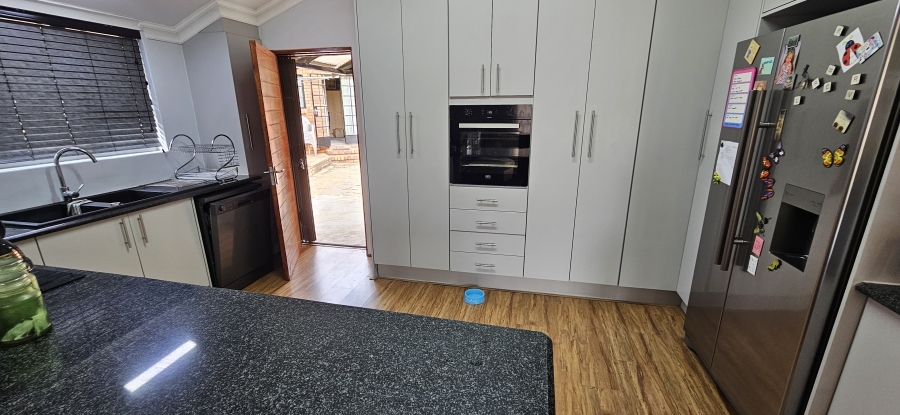 3 Bedroom Property for Sale in South Crest Gauteng