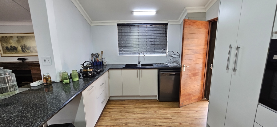 3 Bedroom Property for Sale in South Crest Gauteng