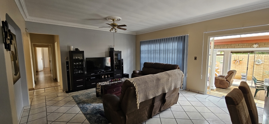 4 Bedroom Property for Sale in New Redruth Gauteng