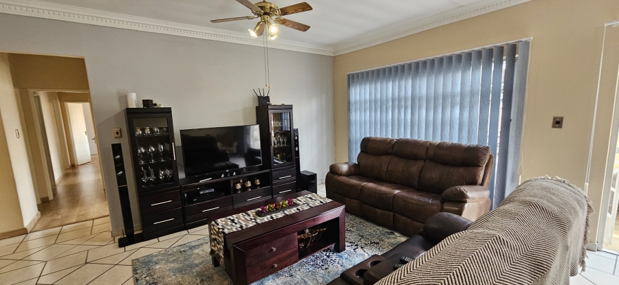 4 Bedroom Property for Sale in New Redruth Gauteng