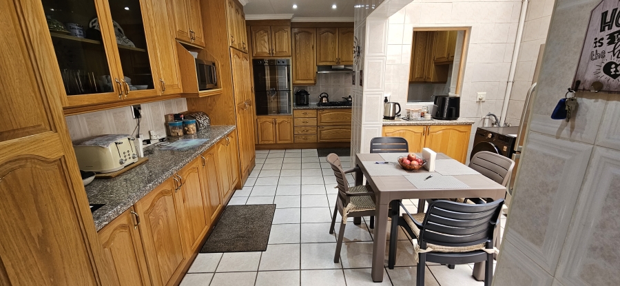 4 Bedroom Property for Sale in New Redruth Gauteng