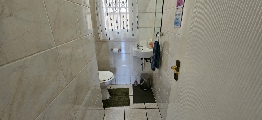 4 Bedroom Property for Sale in New Redruth Gauteng