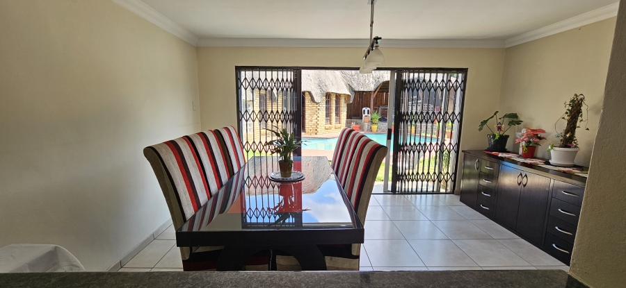 4 Bedroom Property for Sale in General Albertspark Gauteng