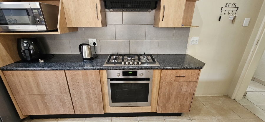 4 Bedroom Property for Sale in General Albertspark Gauteng